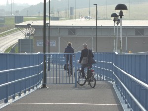 A24 bridge - Dangerous and inconvenient barriers on the ramp